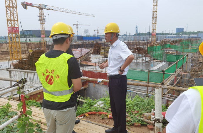 南昌市政建設深入一線開展疫情防控及安全生產(chǎn)檢查工作6911.jpg