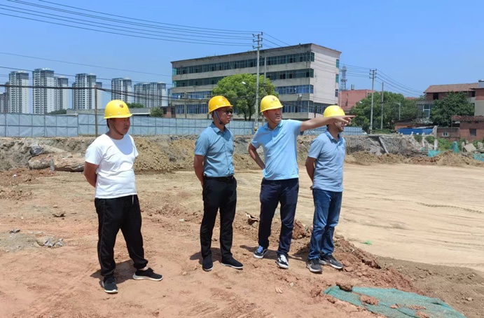 黎德義到廣州路東延工程、昌東三路道路建設(shè)工程開展安全質(zhì)量檢查