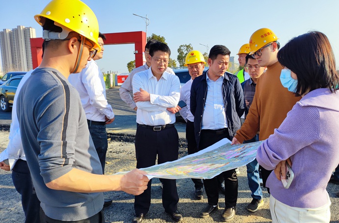 市政公用集團劉順保到朱橋東路項目、昌東三路項目、秦坊安置房項目調(diào)研