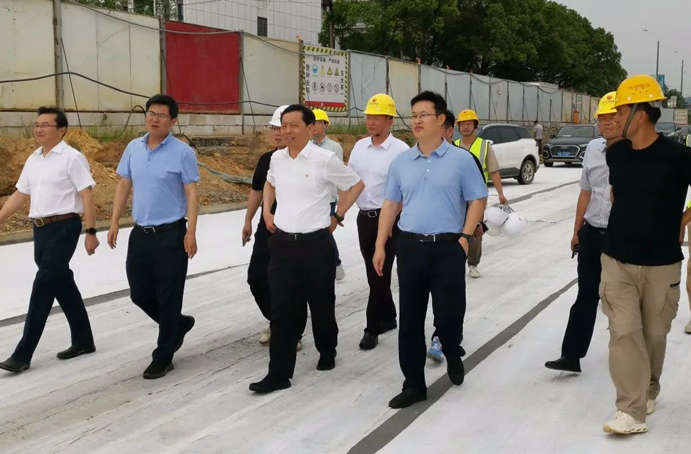 市政公用集團(tuán)黨委副書記總經(jīng)理萬(wàn)義輝到S49楓生快速路北段提升改造工程調(diào)研