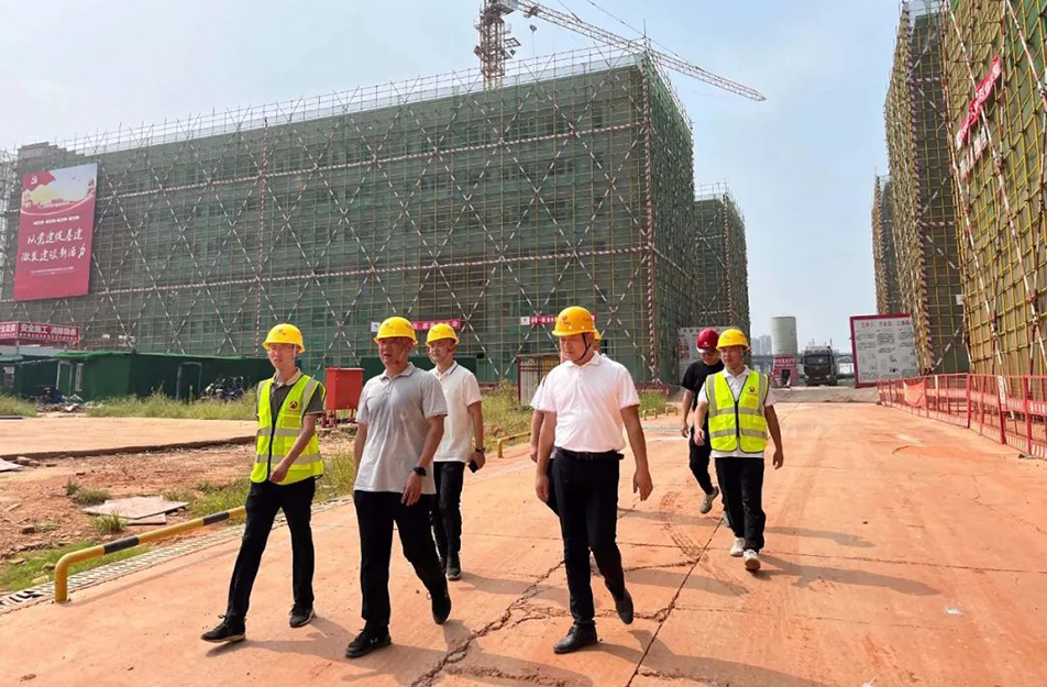 徐旭前往杭州路、新建職校等項(xiàng)目調(diào)研慰問(wèn)