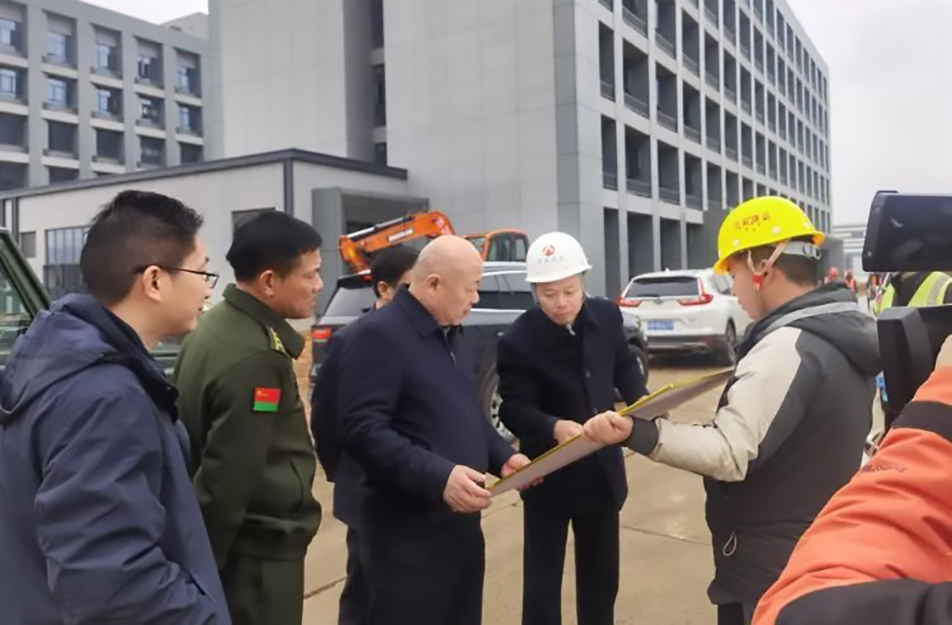 新建區(qū)人大常委會(huì)黨組書記、主任錢和平來到市政綠色建材科技產(chǎn)業(yè)園項(xiàng)目調(diào)研